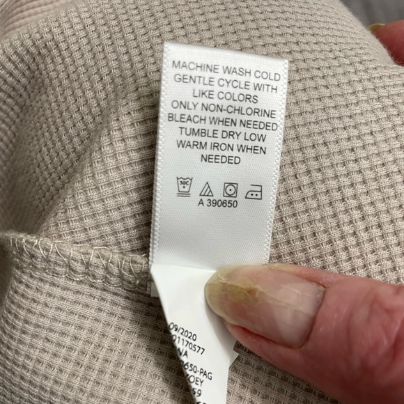 Mixed media sharkbite hem hoodie - Picture 5 of 7